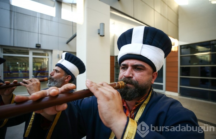 Bursa'da babalar ve oğulları, katıldıkları birçok etkinlikte aynı sahneyi paylaşıyor