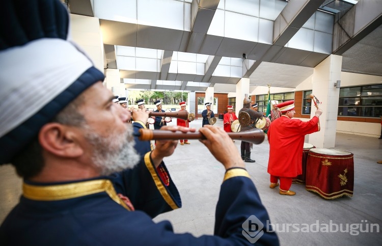 Bursa'da babalar ve oğulları, katıldıkları birçok etkinlikte aynı sahneyi paylaşıyor