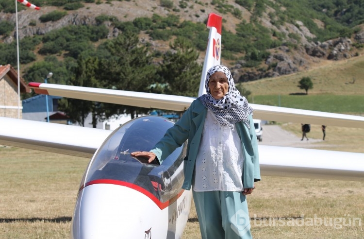 83 yaşındaki Mürüvvet Teyze 'nin hayali gerçek oldu! 700 metreyle gökyüzüyle buluştu...