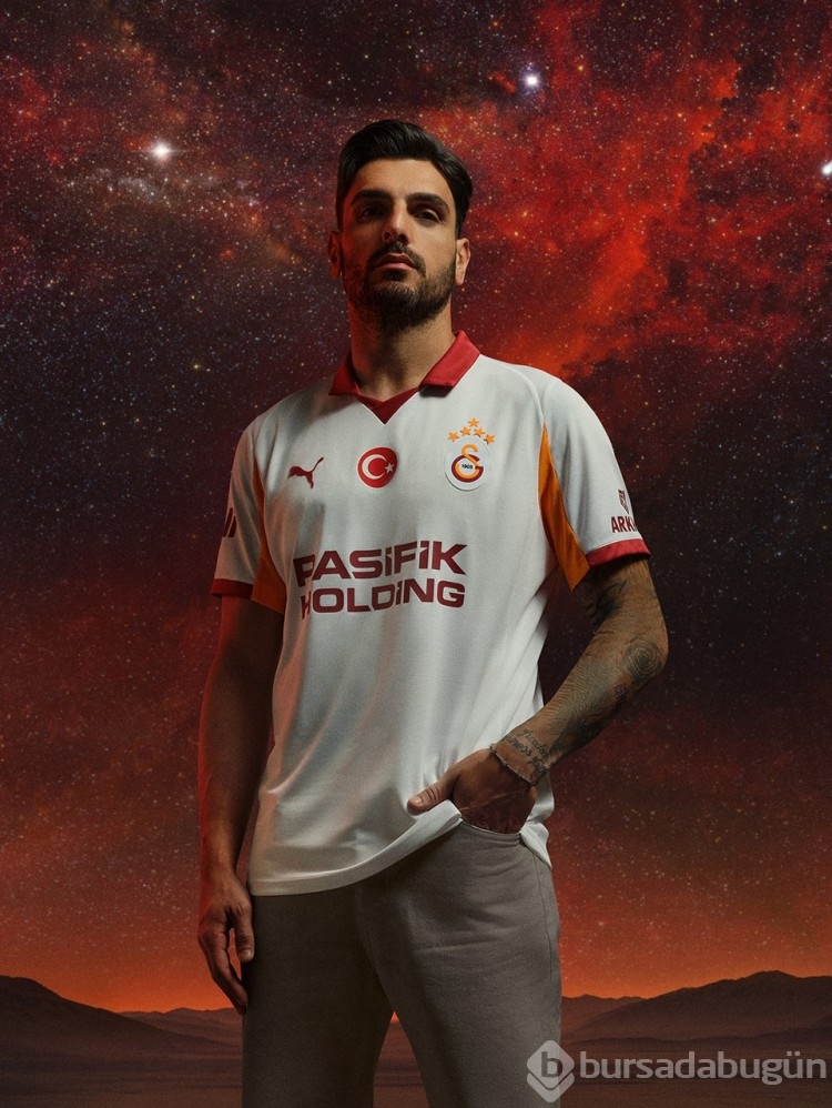 Galatasaray'ın yeni sezon formaları taraftarın beğenisine sunuldu