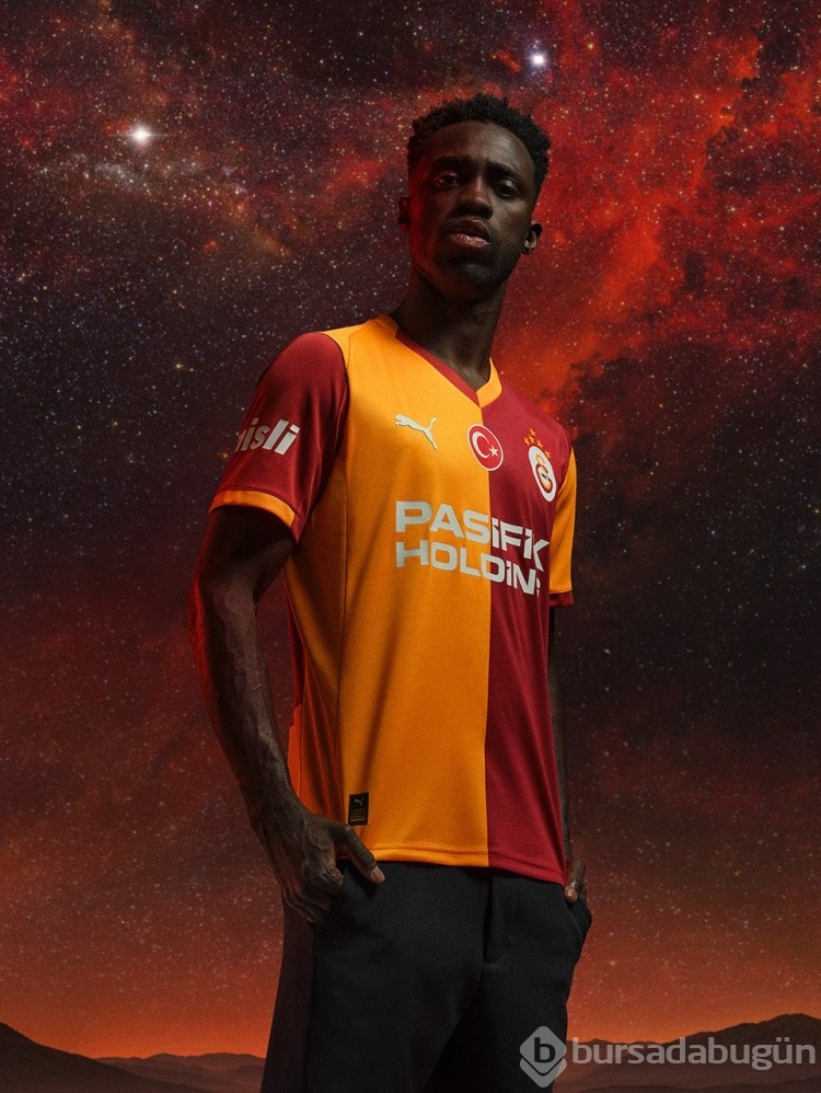 Galatasaray'ın yeni sezon formaları taraftarın beğenisine sunuldu