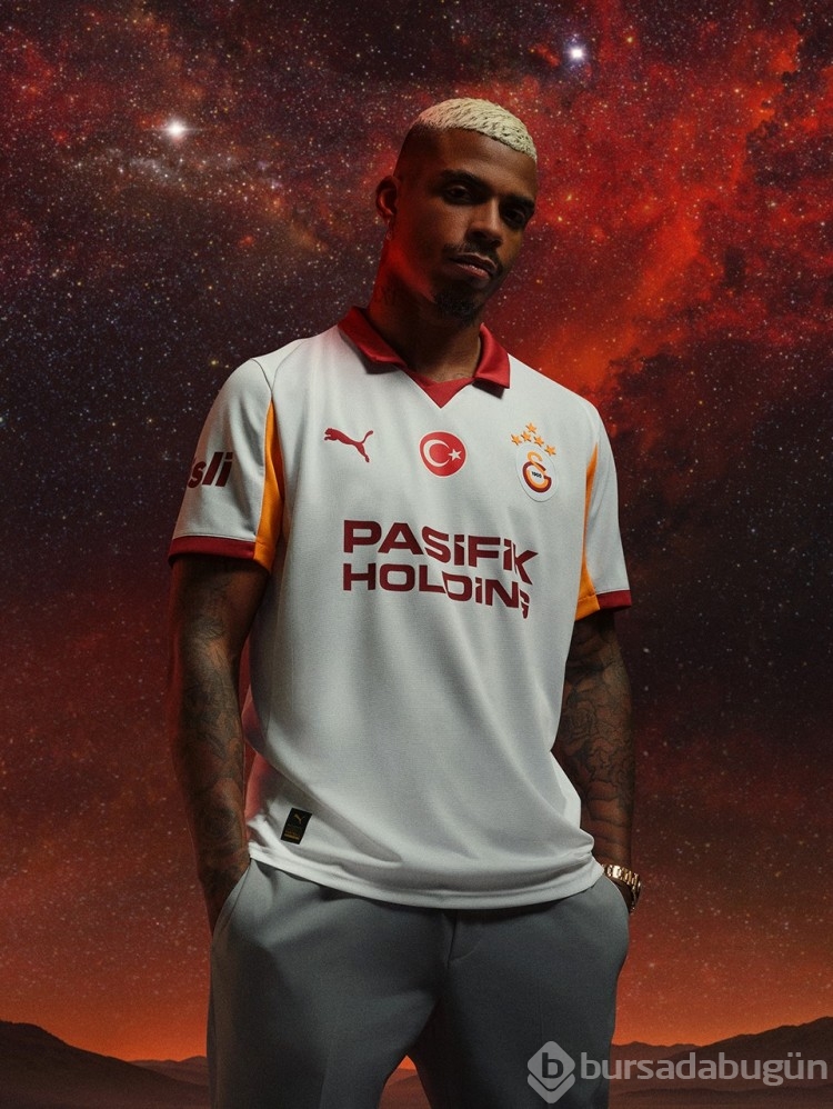 Galatasaray'ın yeni sezon formaları taraftarın beğenisine sunuldu
