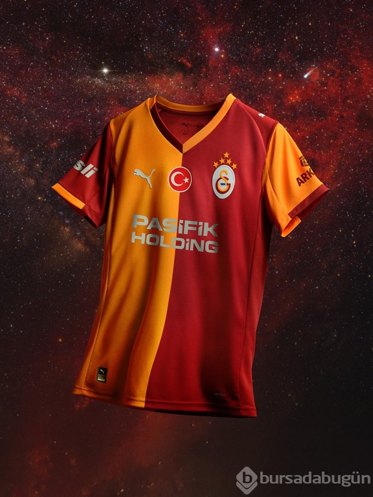 Galatasaray'ın yeni sezon formaları taraftarın beğenisine sunuldu