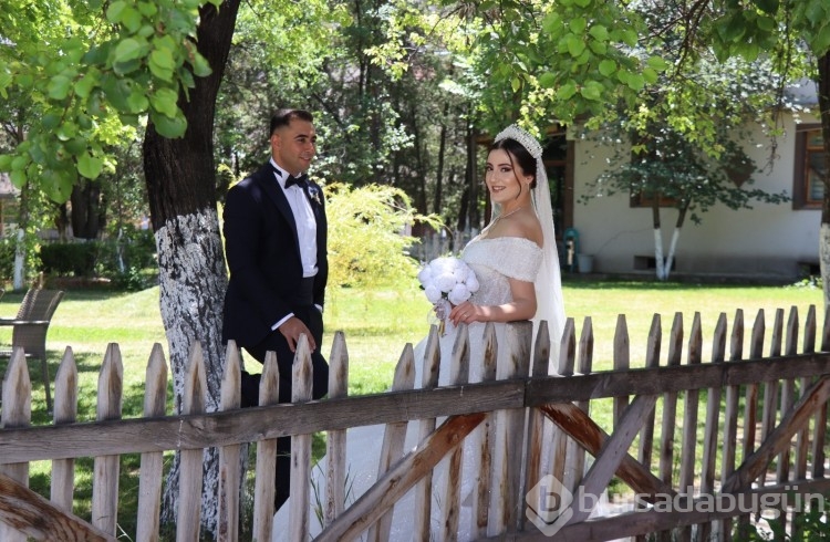 Geleneklerimizin yaşatıldığı düğün! Renkli kareler ortaya çıktı... 