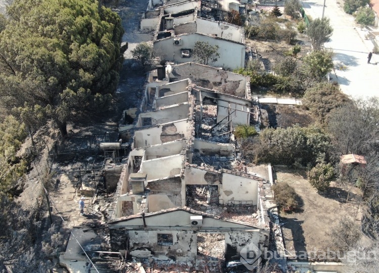 40 yıllık hatıraları küle döndü