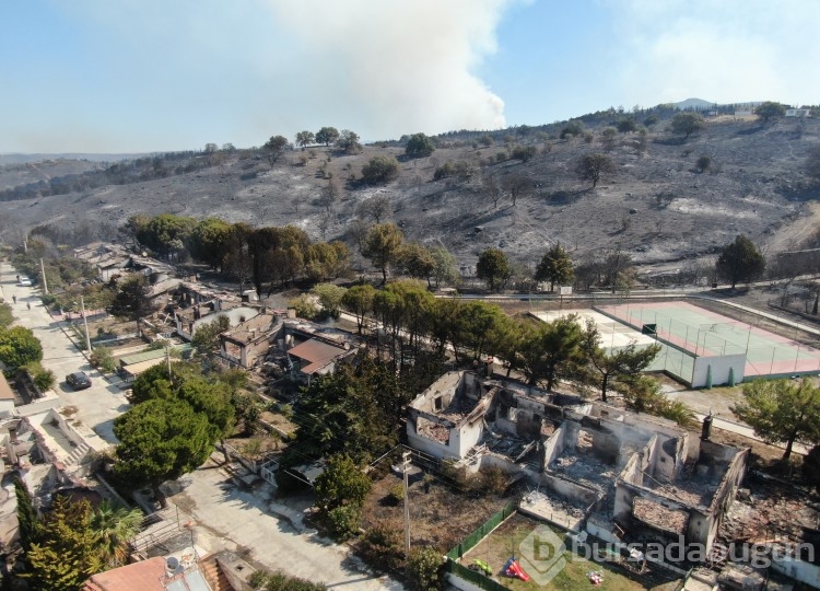 40 yıllık hatıraları küle döndü