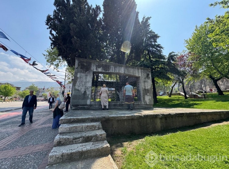 Bursa'nın kalbinde Osmanlı mirası! Bu türbeyi gördünüz mü?