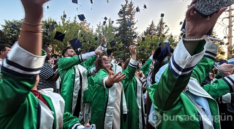 Anne kızın üniversite serüveni bitti! Şimdi meslek hayatı başladı...