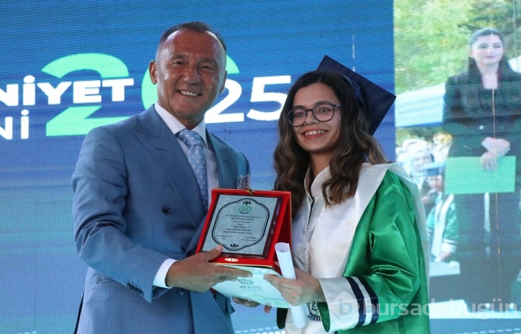 Anne kızın üniversite serüveni bitti! Şimdi meslek hayatı başladı...