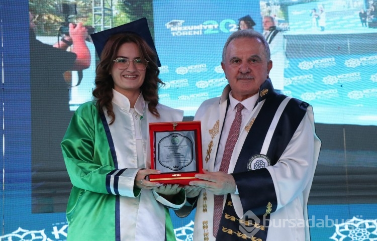 Anne kızın üniversite serüveni bitti! Şimdi meslek hayatı başladı...