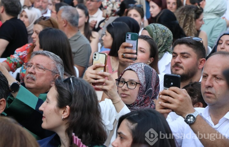Anne kızın üniversite serüveni bitti! Şimdi meslek hayatı başladı...