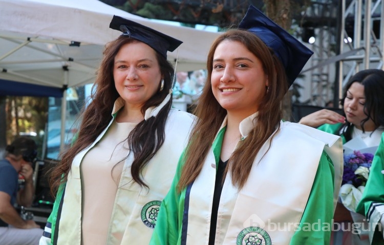 Anne kızın üniversite serüveni bitti! Şimdi meslek hayatı başladı...