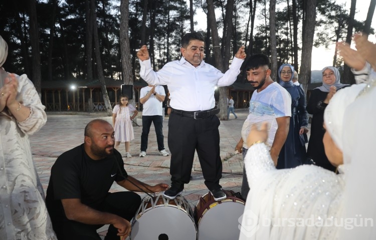 Boyları küçük aşkları büyük! 21yıl sonra evlilikle taçlandı...