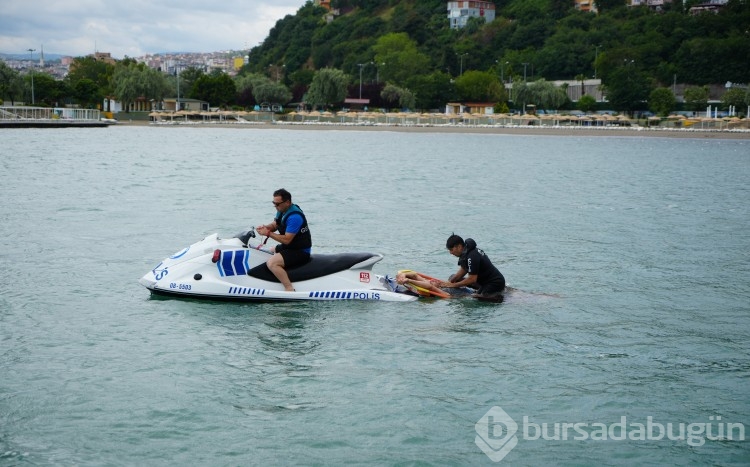 Karadeniz'in sert sularında nöbet! Deniz polisleri alanı terk etmiyor...