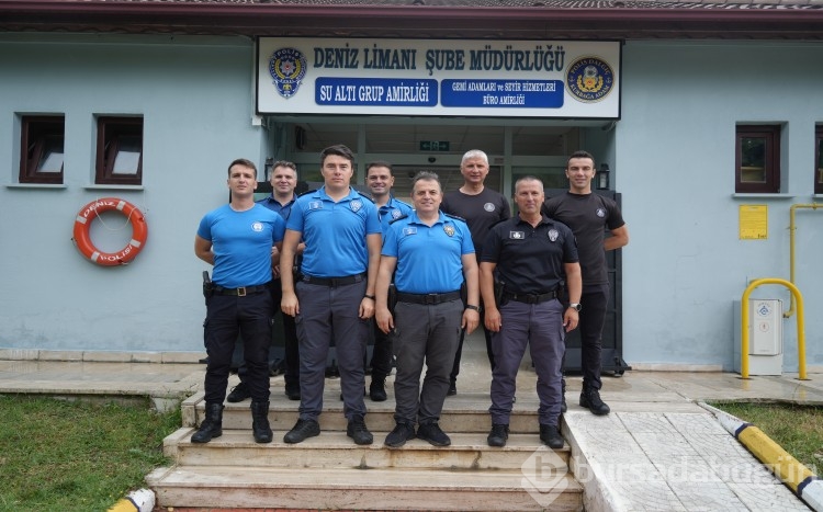 Karadeniz'in sert sularında nöbet! Deniz polisleri alanı terk etmiyor...