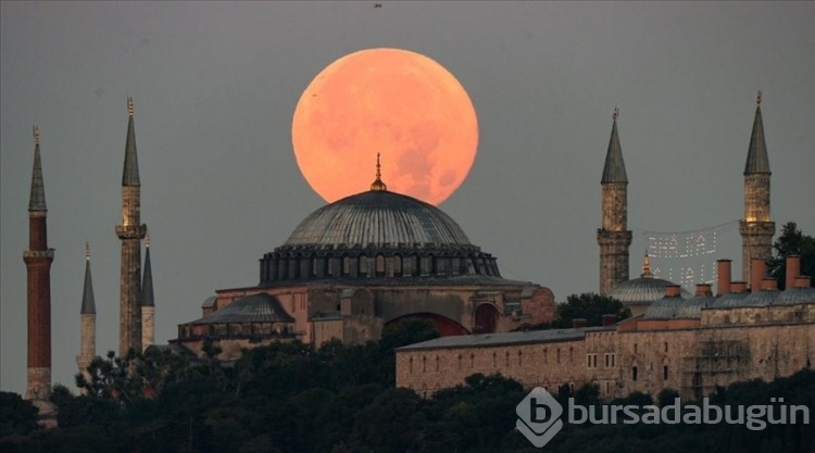 Bir doğa harikası mı, göz illüzyonu mu! İşte  9 yılda bir ''Ay yanılsamasının' sırrı...