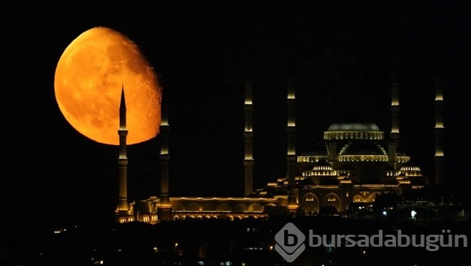 Bir doğa harikası mı, göz illüzyonu mu! İşte  9 yılda bir ''Ay yanılsamasının' sırrı...