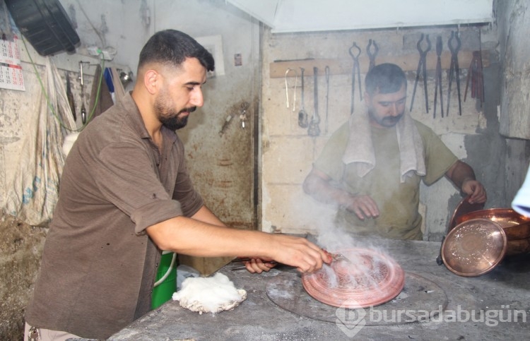 Ateşle birleşen zanaat! 200 derece sıcakta alın teri...