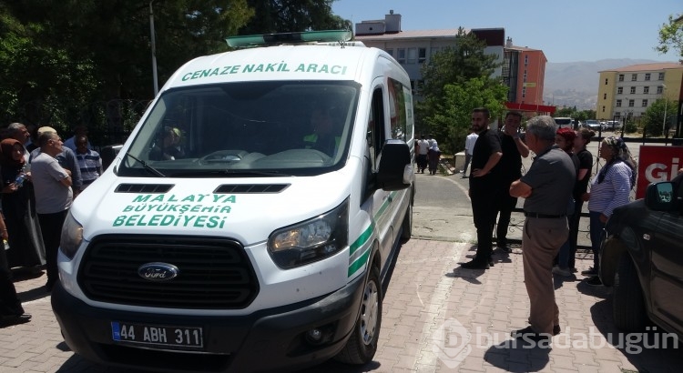Tesla 2 can aldı! Otomobilin son hali görenleri dehşete düşürdü...