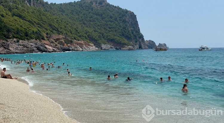 Serinlemek isteyen turistler soluğu orada aldı