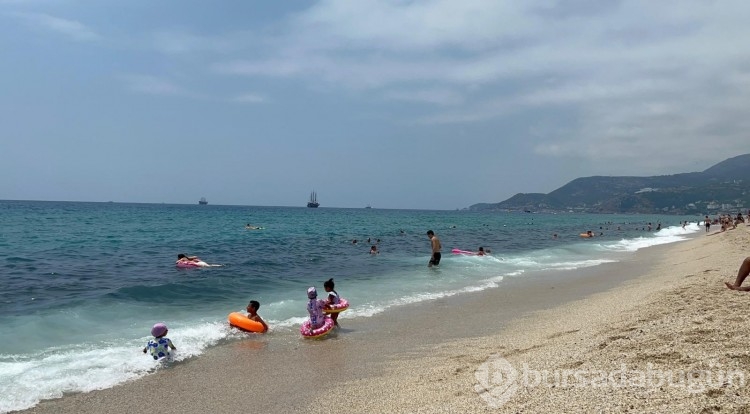 Serinlemek isteyen turistler soluğu orada aldı