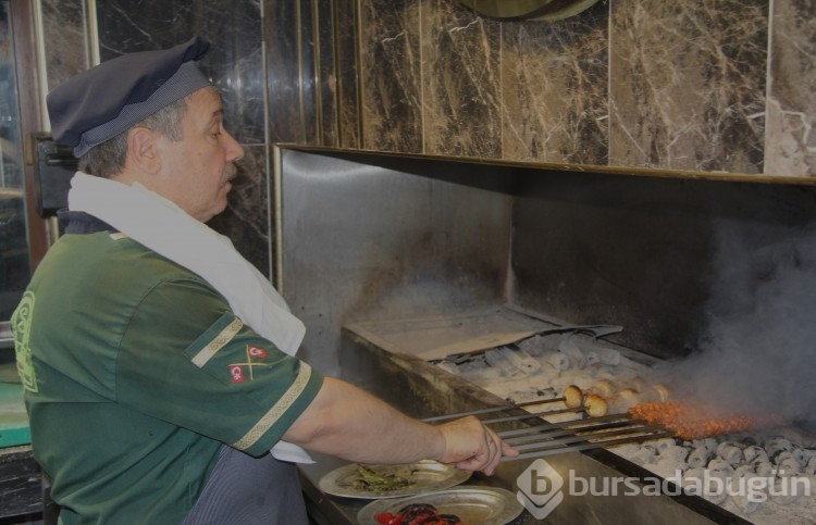 Sıcaklık dayanılmaz hale geldi! Emekçiler zor anlar yaşıyor...
