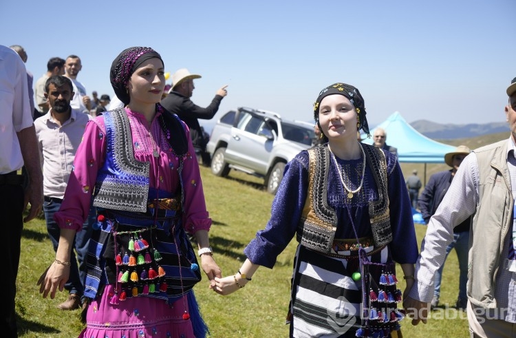  Karadeniz'in eşsiz yaylasında büyük coşku! Bu yıl da binlerce kişi toplandı...