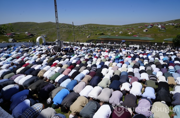  Karadeniz'in eşsiz yaylasında büyük coşku! Bu yıl da binlerce kişi toplandı...