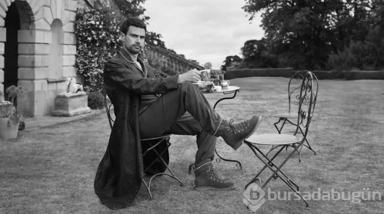 Zarafetin ve ustalığın buluşması: Theo James, Church's 2025 sonbahar-kış kampanyasında!