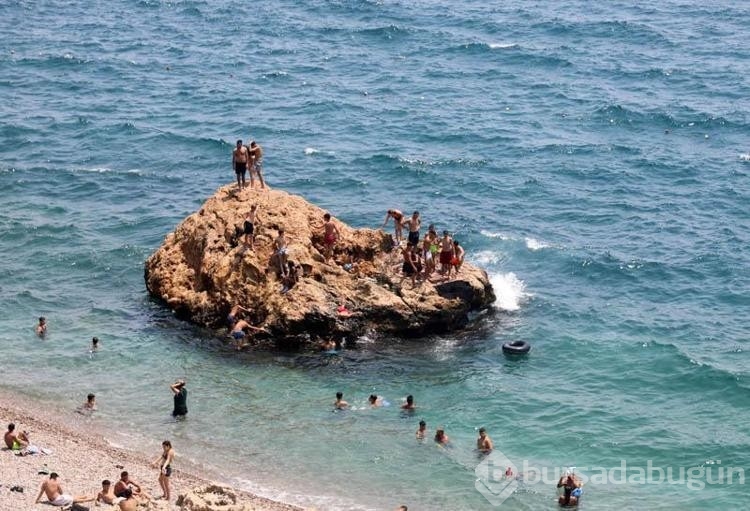 İnsanlar Antalya sıcağına dayanamadı