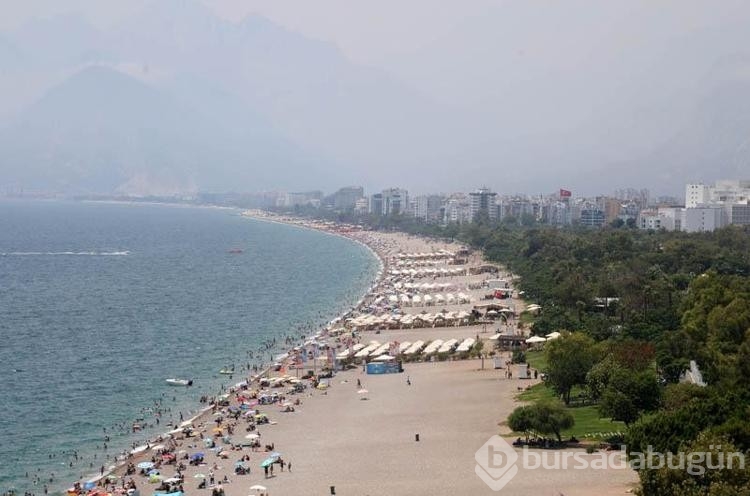 İnsanlar Antalya sıcağına dayanamadı