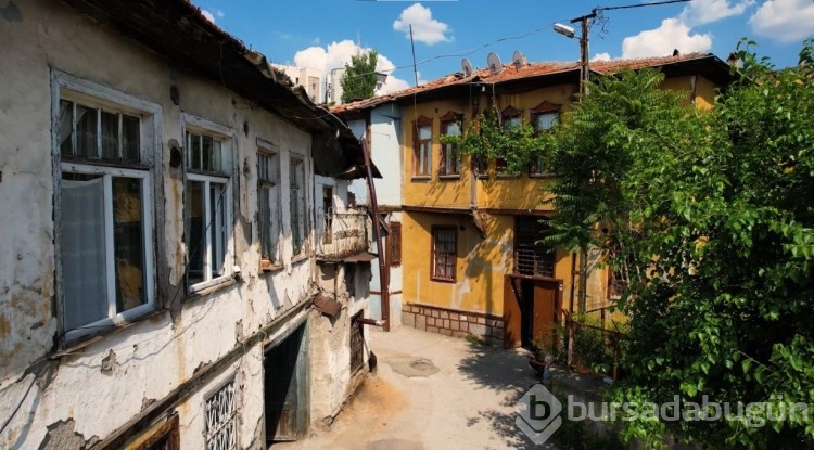 Bir dönemin parlayan mahallesi ayakta zor duruyor!