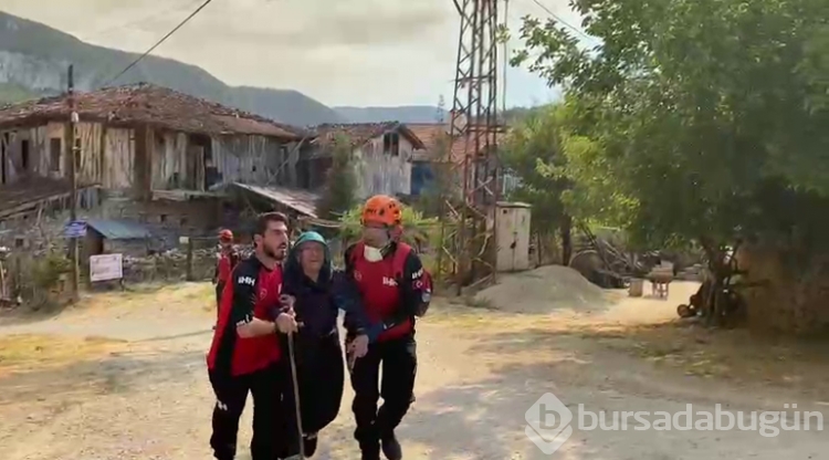Orman yangını köyü feci etkiledi