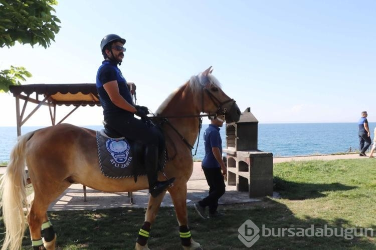 Zabıtalar çocukları sevindirdi