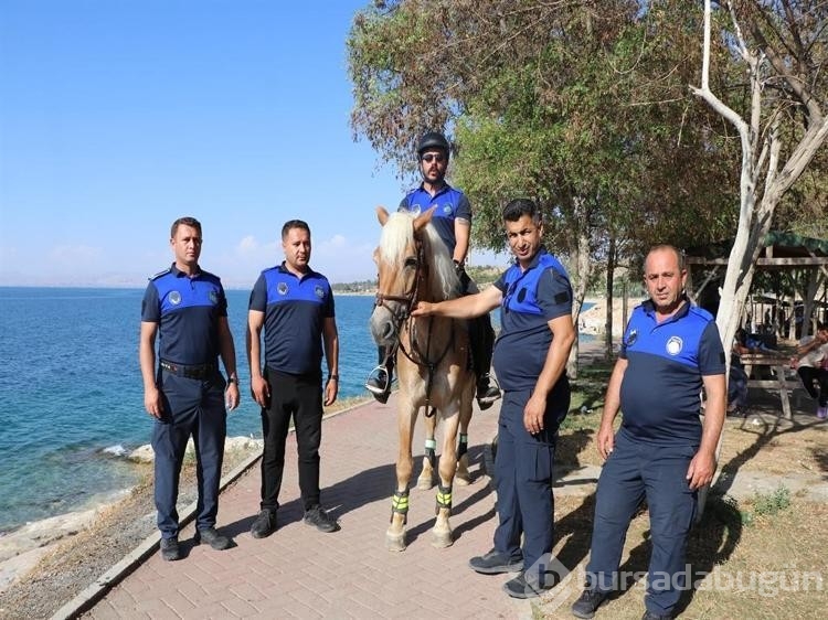 Zabıtalar çocukları sevindirdi