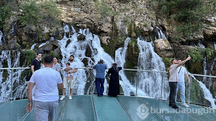 Ziyaretçi akınına uğrayan o şelale!
