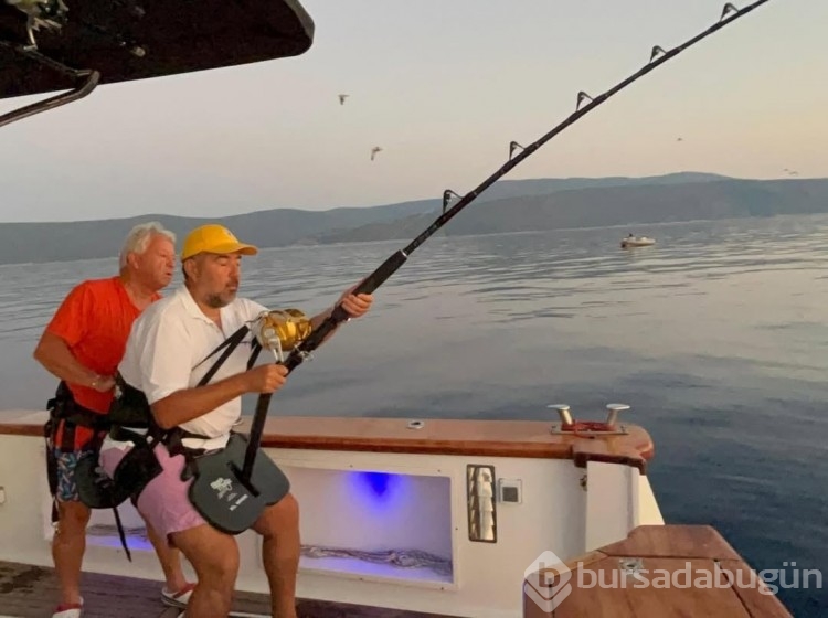 Ata Demirer'den balık şovu