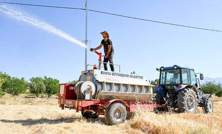 Gönüllü itfaiyeciler yangınları büyümeden söndürdü