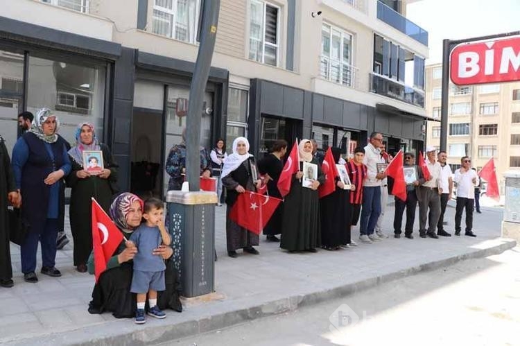 Aileler eylemde...
