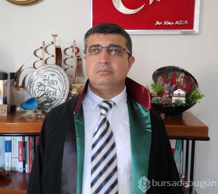 Görme engelli öğretmen mezun olduktan uzun bir süre sonra avukat oldu!