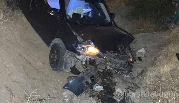 Elazığ'da şarampole düşen otomobilde yaralılar var