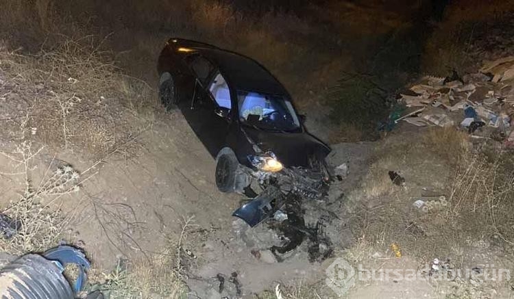 Elazığ'da şarampole düşen otomobilde yaralılar var
