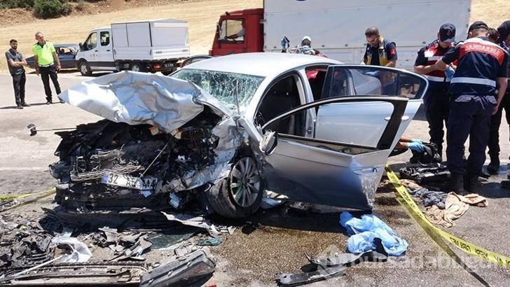 Trafik kazasında kaza yerinde ölüm sayısı ortalama 6 kişi!