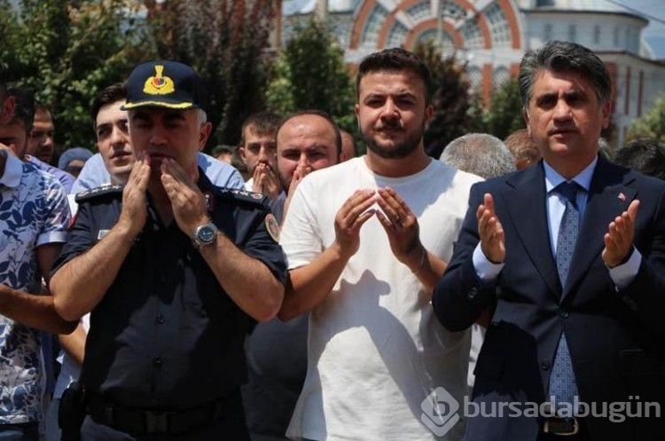 Bursa yangınında bölgeye şu taşırken tankerin devrilmesi sonucu ölen gönüllü son yolculuğuna uğurlandı!