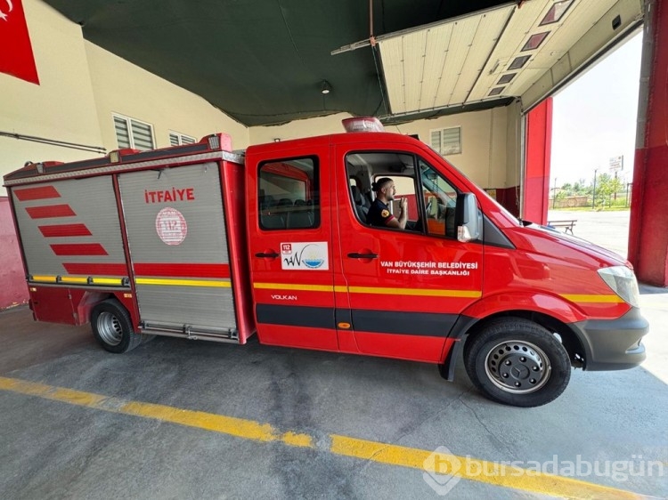 Dağcı kıyafetiyle düğüne katıldı