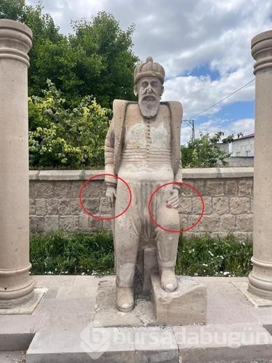 Mimar Sinan'ın doğup büyüdüğü mahallede heykeline beklenmedik şeyler yapıldı