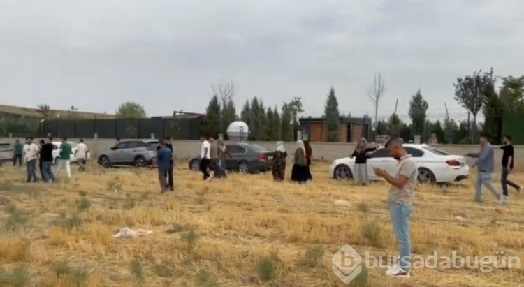 Kaçak yapıları yıkıldı, kendilerini yakmaya çalıştılar!