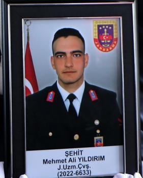 Şehit jandarma uzman çavuş son yolculuğuna uğurlandı!