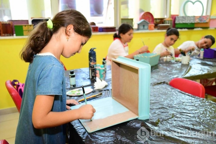 Bin 350 çocuk yaz okullarında hem eğleniyor hem öğreniyor