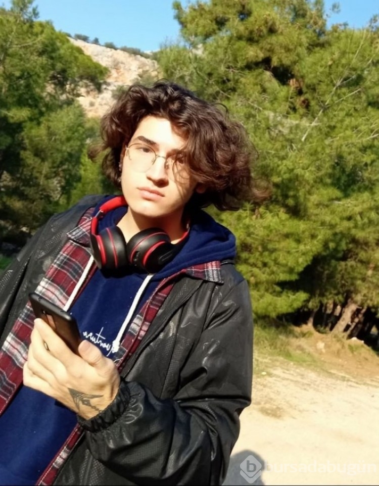 Baba ve oğuldan acı haber: Aynı kaldırımda yürürken hayatlarını kaybettiler